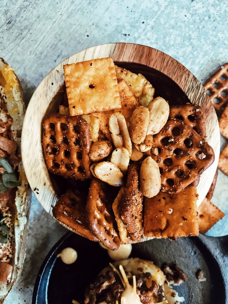SIGNATURE SNACK MIX