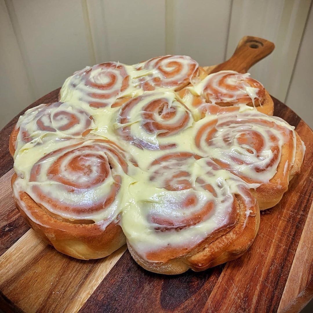 LANE'S APPLE PIE CINNAMON SCROLLS