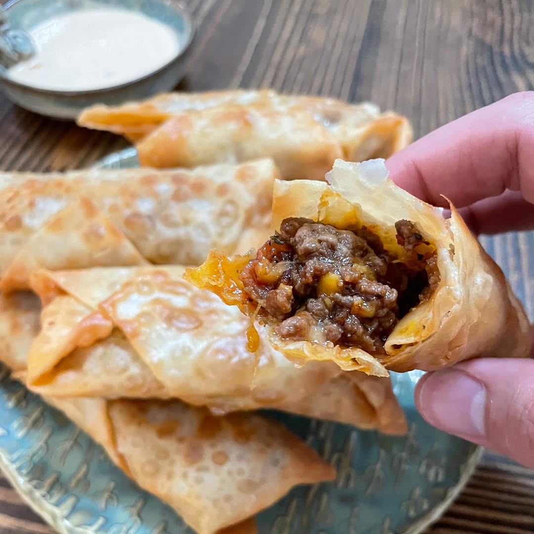 BBQ CHEESE BURGER SPRING ROLLS